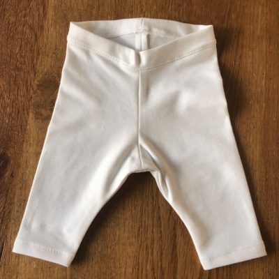 Prematuur broekje offwhite voorkant
