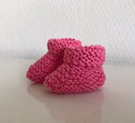Kleine sokjes voor prematuur babyvoetjes