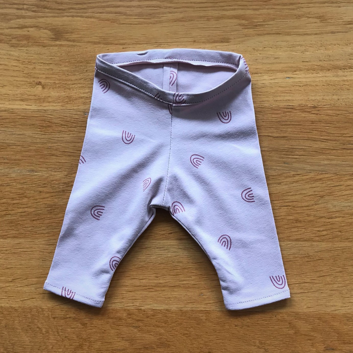 Prematuur broekje regenboog roze