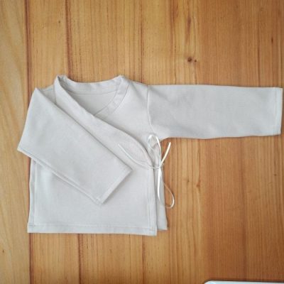 Prematuur overslagshirtje Zand