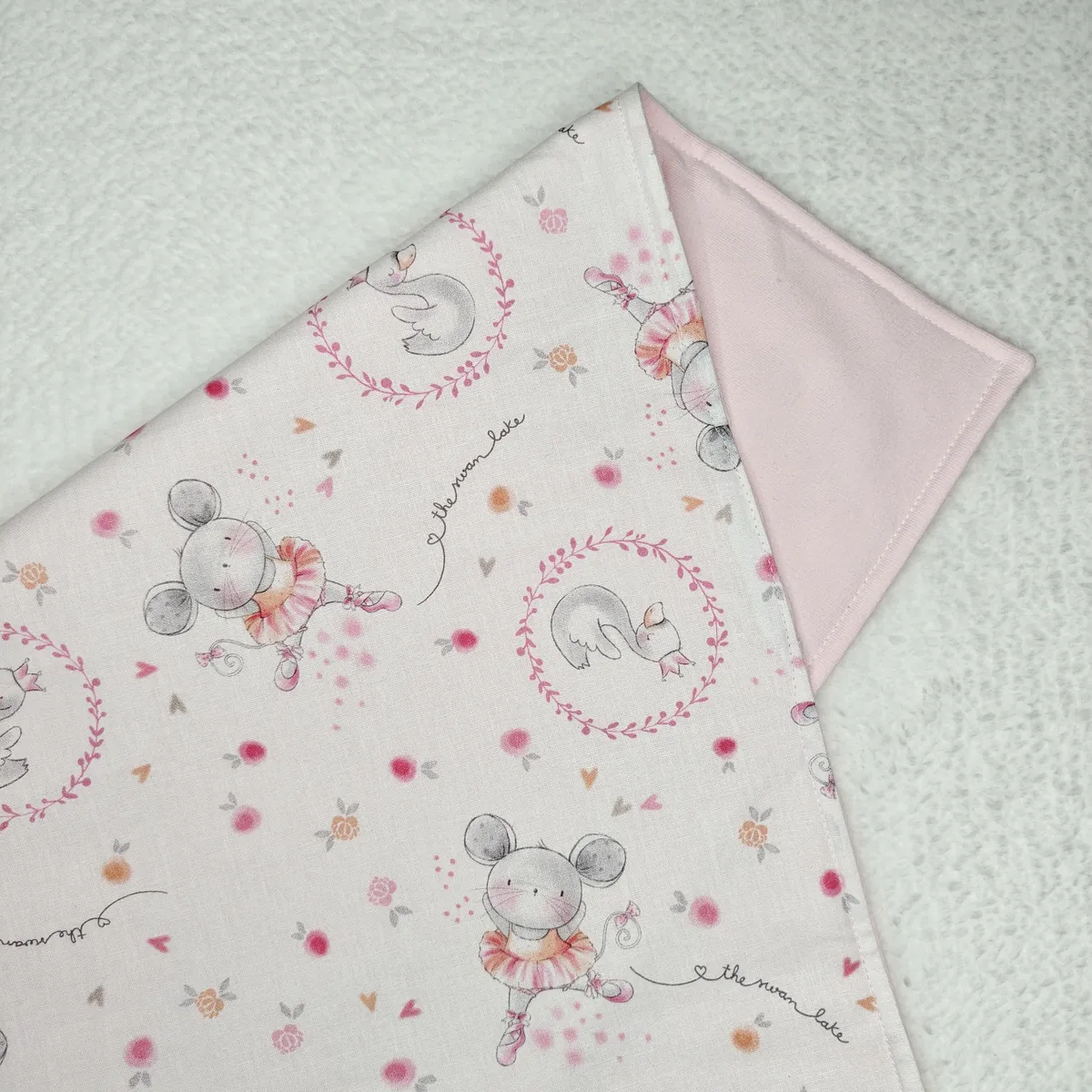 Couveusedekentje voor een baby in de couveuse